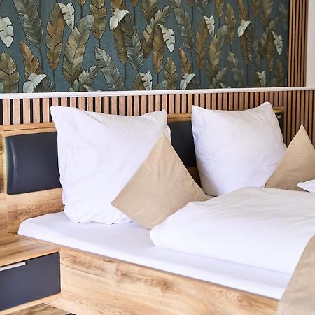 Hotel Maximo Pinneberg Bagian luar foto