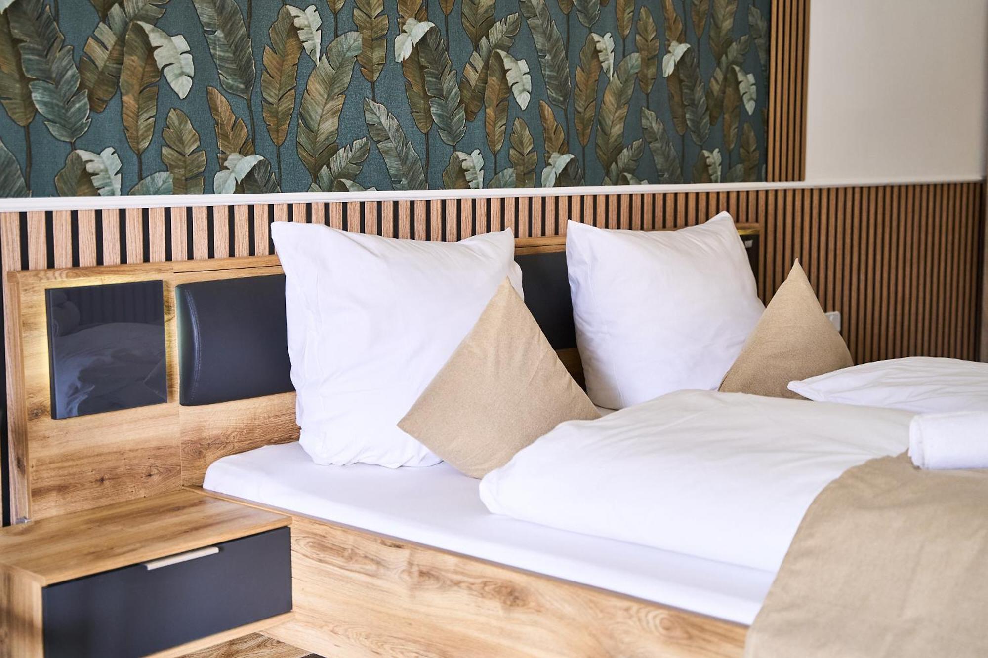 Hotel Maximo Pinneberg Bagian luar foto