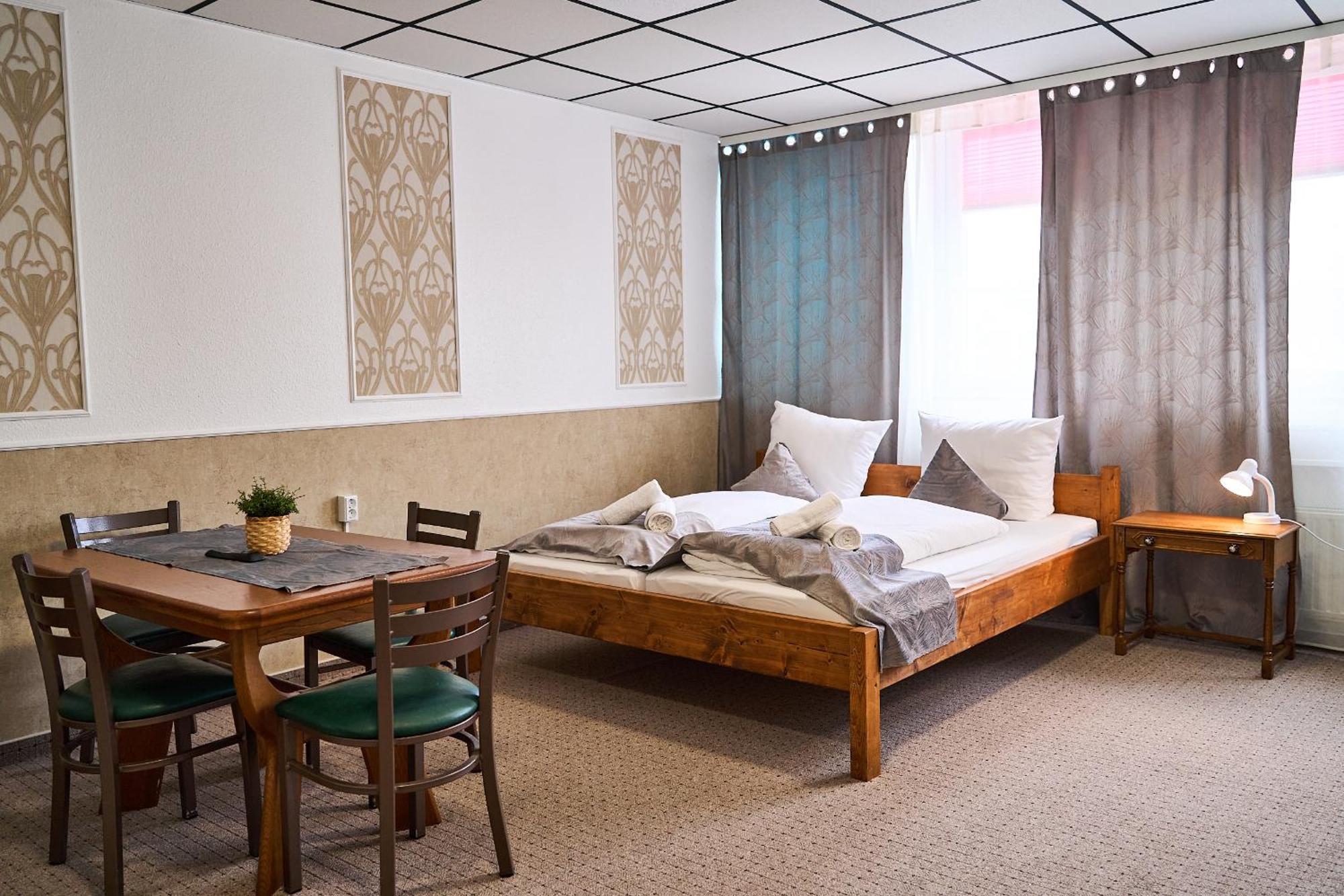 Hotel Maximo Pinneberg Bagian luar foto
