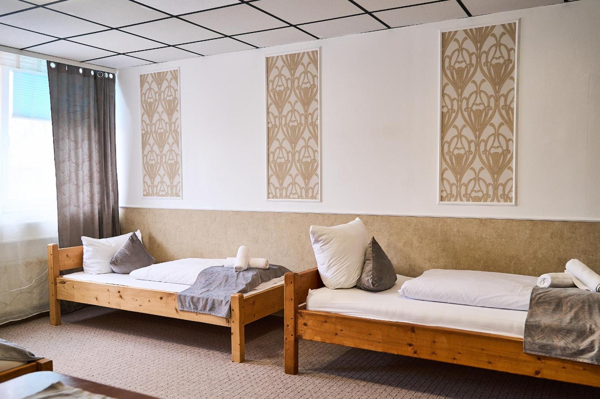 Hotel Maximo Pinneberg Bagian luar foto