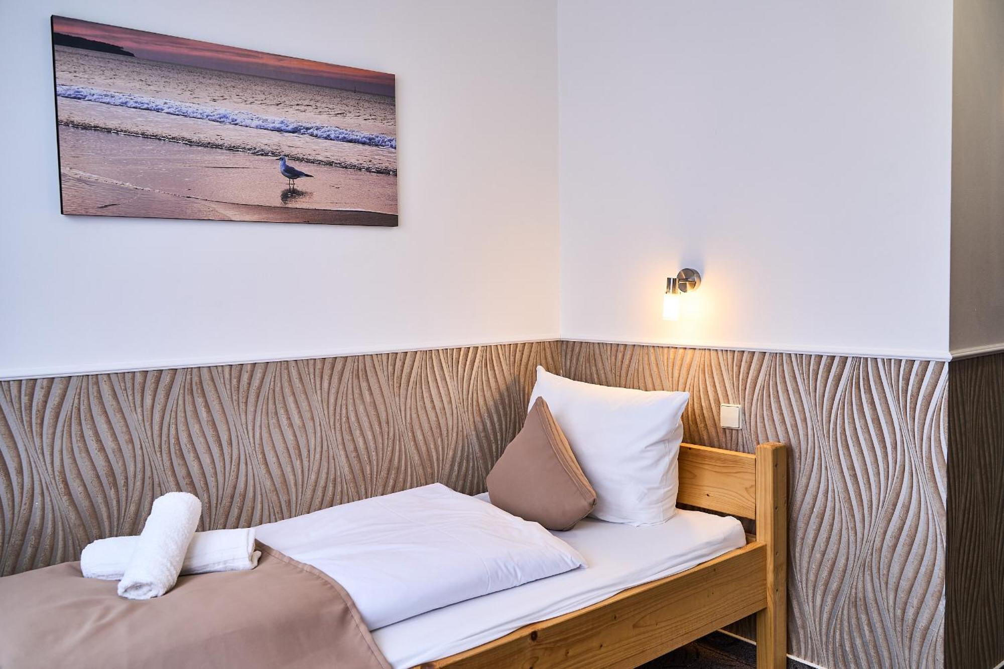 Hotel Maximo Pinneberg Bagian luar foto