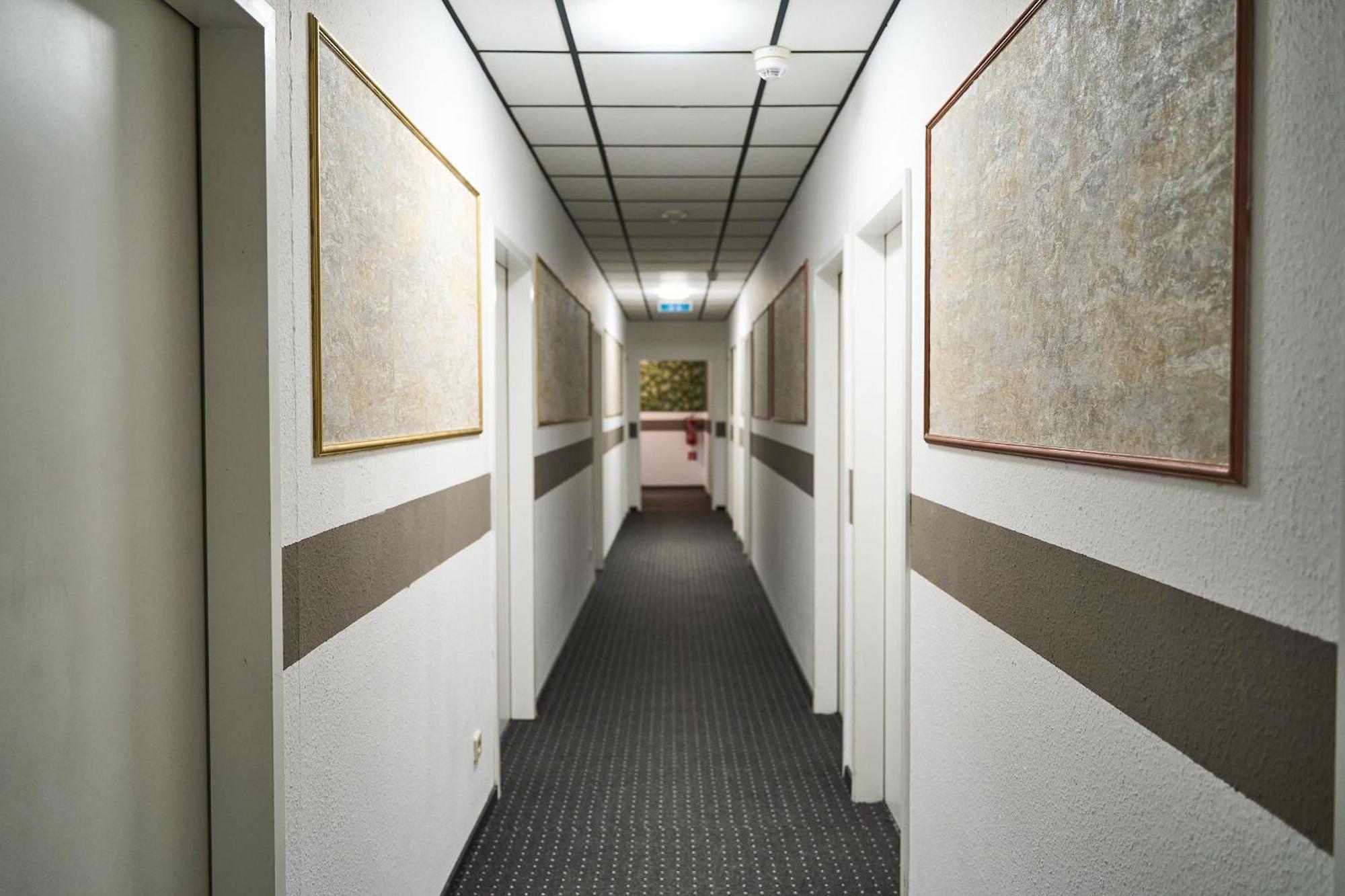 Hotel Maximo Pinneberg Bagian luar foto