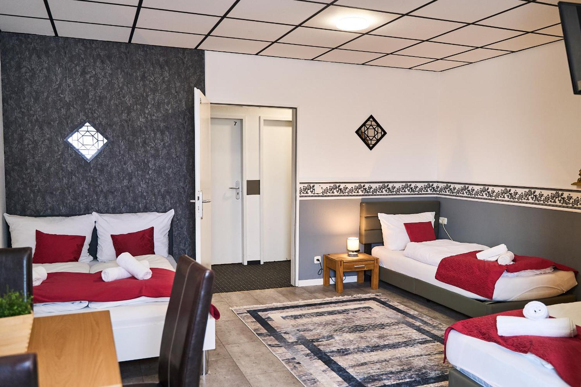 Hotel Maximo Pinneberg Bagian luar foto