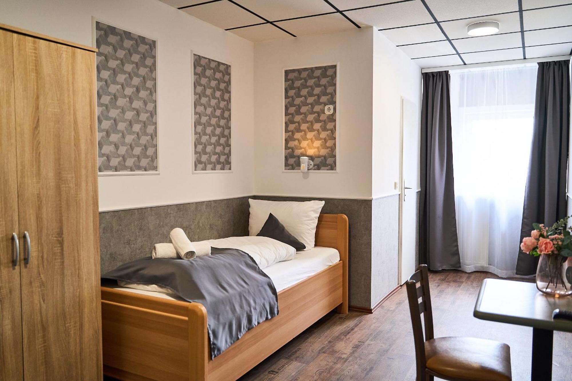 Hotel Maximo Pinneberg Bagian luar foto